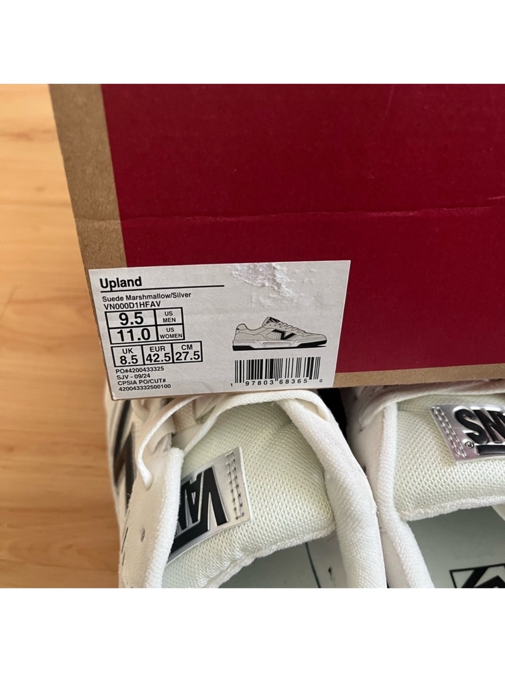 Vans Upland Suede
Marshmallow Silver Women
11.0 US Mens 9.5 US - Picture 12 of 12